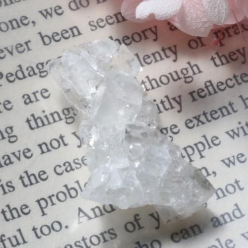 氷の樹 クリアー スコレサイト と アポフィライト 結晶 33mm