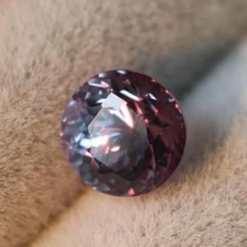 カラーチェンジ ブルー&パープル 合成 国産 サファイア (ベルヌイ法) ラウンド ルース 0.67ct  4.6mm