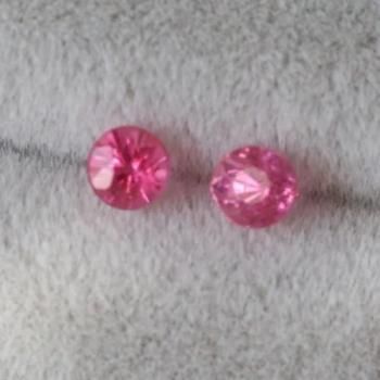 アウトレット ネオンピンク スピネル ラウンド ルース セット 計0.18ct  2.4-2.6mm