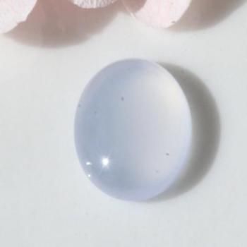 うす青の月光 トルコ産 グレイッシュブルー カルセドニー ムーンタイプ カボション 2.48ct  10.6mm