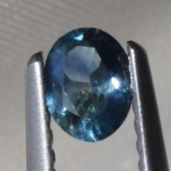 バイカラー モンタナ・サファイア ルース 0.37ct  4.9mm