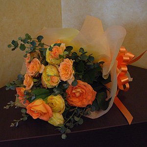 オレンジの花束 アトリエフルール 成田のお花屋さん お教室も人気 フラワーショップ フラワースクール Nfd 資格 公津の杜