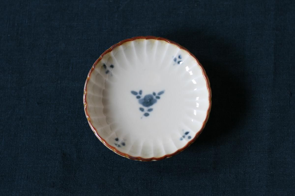 志村和晃 染付輪花菊豆皿 作家の器｜さわらぎ