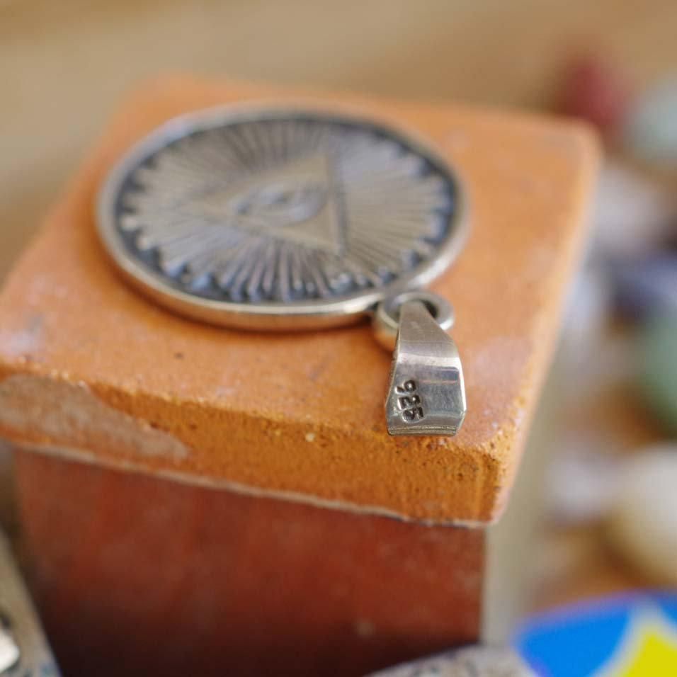 Silver925☆両面 後光プロビデンスの目 top【h2.8cm】