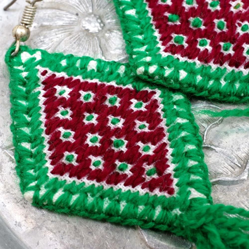 刺繍☆菱形フリンジピアス【7cm】◇イヤリング変更可◇ D 刺繍☆菱形フリンジピアス【7cm】◇イヤリング変更可◇ D