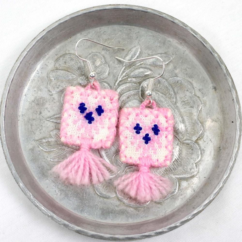 刺繍☆スクエアフリンジピアス【4cm】◇イヤリング変更可◇ B