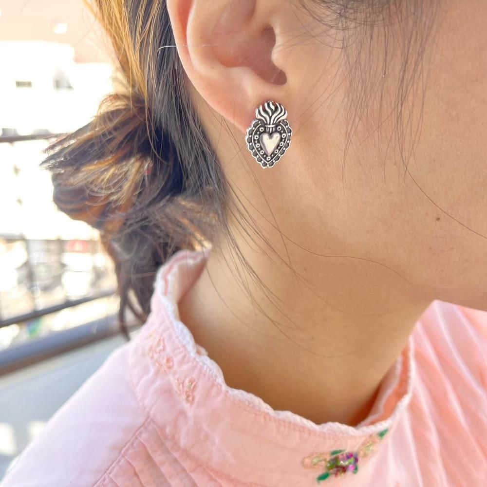 Silver925☆DOTコラソンピアス【H2cm】ｽﾀｯﾄﾞﾀｲﾌﾟ