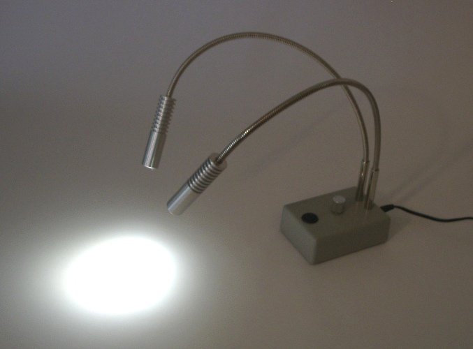 薄型ダブルアームLED照明装置 LPF-SD-