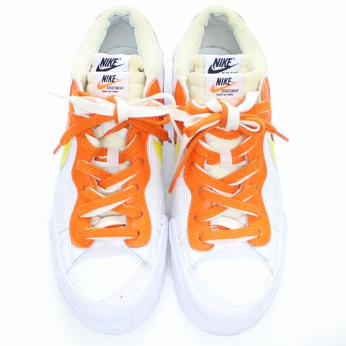 NIKE × sacai × KAWS BLAZER LOW MAGMA ORANGE ブレザー ロー マグマ オレンジ US9.5 ホワイト -  ブランド古着買取・販売unstitchオンラインショップ