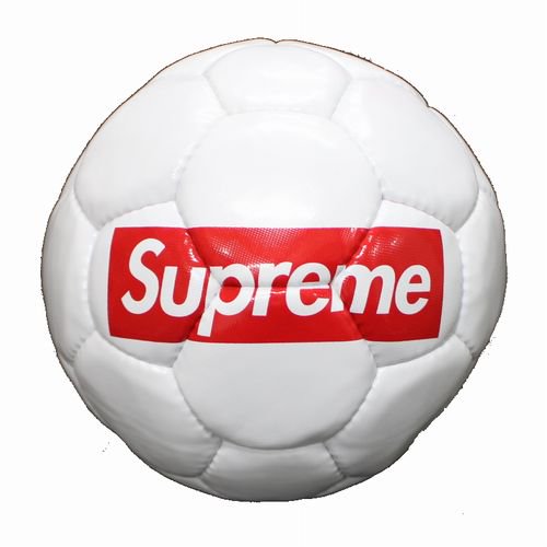 シュプリーム　サッカーボール