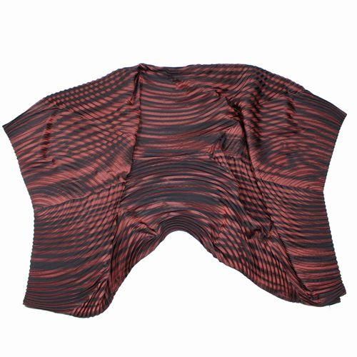 イッセイミヤケISSEY MIYAKE ガーメント型フーテッドポンチョ 黒