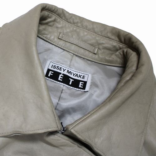 ISSEY MIYAKE FETE イッセイ ミヤケ フェット 2006AW Vintage 変形 レザージャケット 3 ベージュ -  ブランド古着買取・販売unstitchオンラインショップ