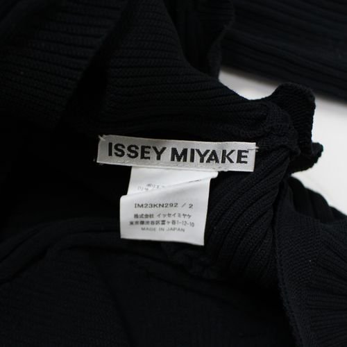 ISSEY MIYAKE イッセイミヤケ 22AW KONE KONE ニット 2 ブラック -  ブランド古着買取・販売unstitchオンラインショップ