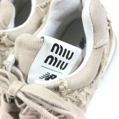 miu miu × new balance 22SS 574 ミュウミュウ ニューバランス スニーカー 36.5 ベージュ -  ブランド古着買取・販売unstitchオンラインショップ