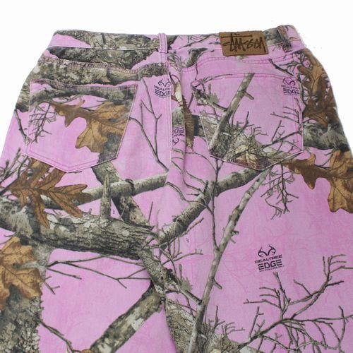 rocque_store | STUSSY BIG OL' SHORT REALTREE EDGE . Size