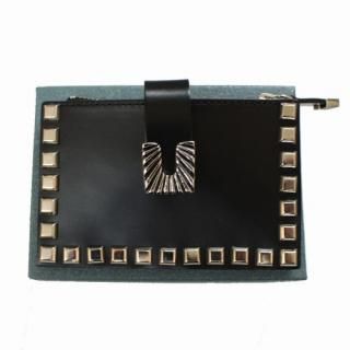 TOGA PULLA ȡ ץ 24SS Leather wallet studs small 쥶åȥå⡼ ֥å