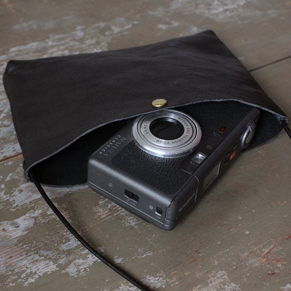 ホースレザーサコッシュ横型（全3色）｜長く愛用できるカメラバッグ 