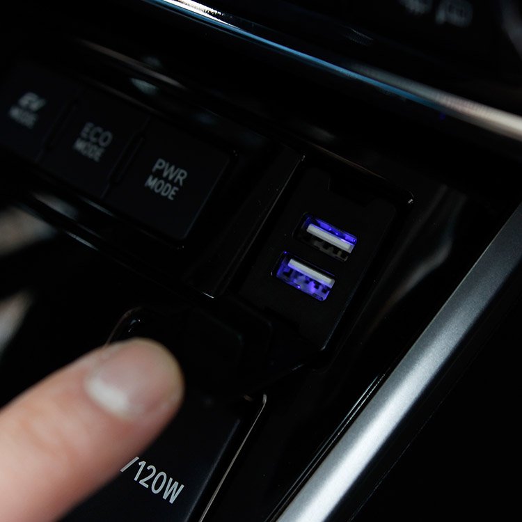 トヨタ 2USBポート シガーソケットから電源取出カプラ USB電源供給 増設USB 5V 3.1A 青LED点灯 蓋付き ヒューズ付き  約33mm×23mm｜バイクパーツ・バイク用品・カー用品・自動