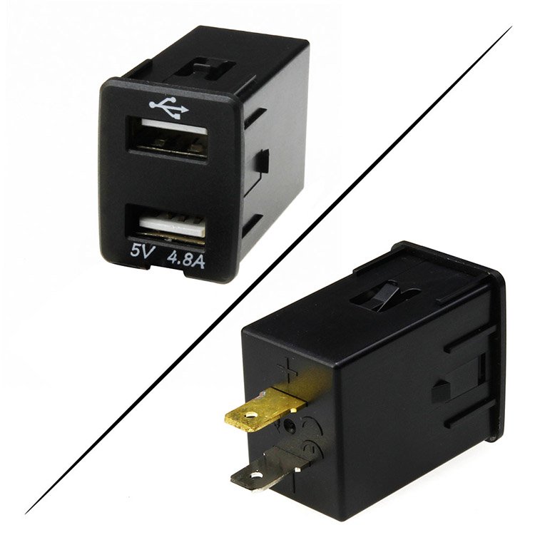 【ニッサンA】 ジューク F15 H22.6～現在 LED発光：レッド 電圧計表示 USBポート 充電 12V 2.1A 増設 パネル USBスイッチホールカバー