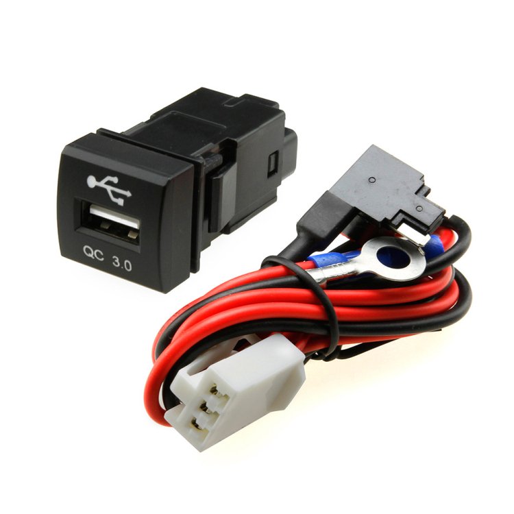 トヨタQC3.0対応USB充電器 ライズ ランクルプラド RAV4 カムリ