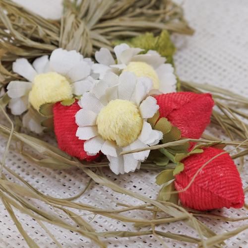 Henriette】いちごのコサージュ - Fairy wish web shopping