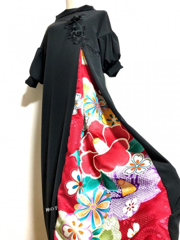 和柄振袖着物リメイクワンピースドレス 7分ボリューム袖 黒×濃赤椿や桜 