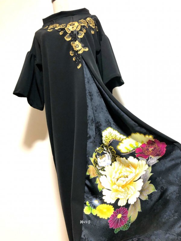 和柄振袖着物リメイクワンピースドレス 7分ベルスリーブ 黒×紗綾形に