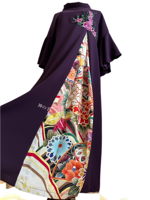 和柄 振袖着物リメイク ワンピースドレス 濃紫×オフホワイトに豪華大輪
