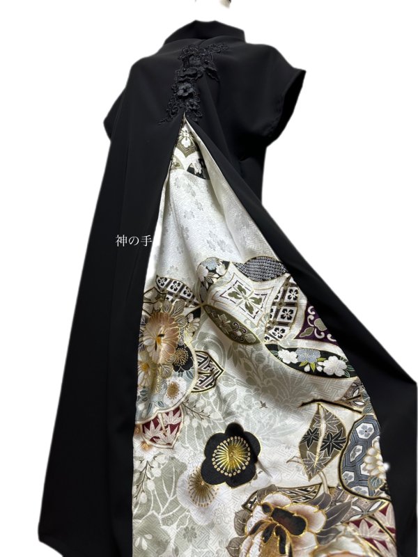 振袖　着物リメイク　ワンピースドレス　和柄　黒白に金箔桜　モノクロ　ハンドメイド