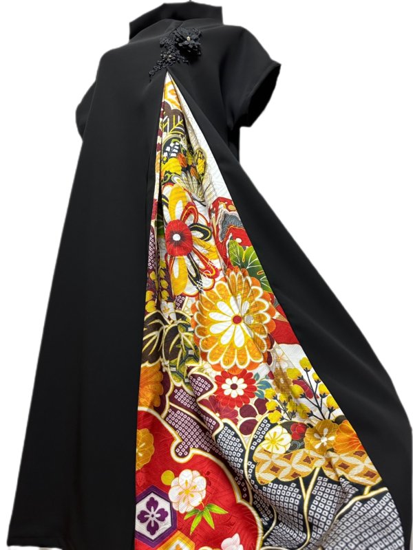 和柄 振袖着物リメイク ワンピースドレス 黒×白と赤に笠松や藤の花、菊