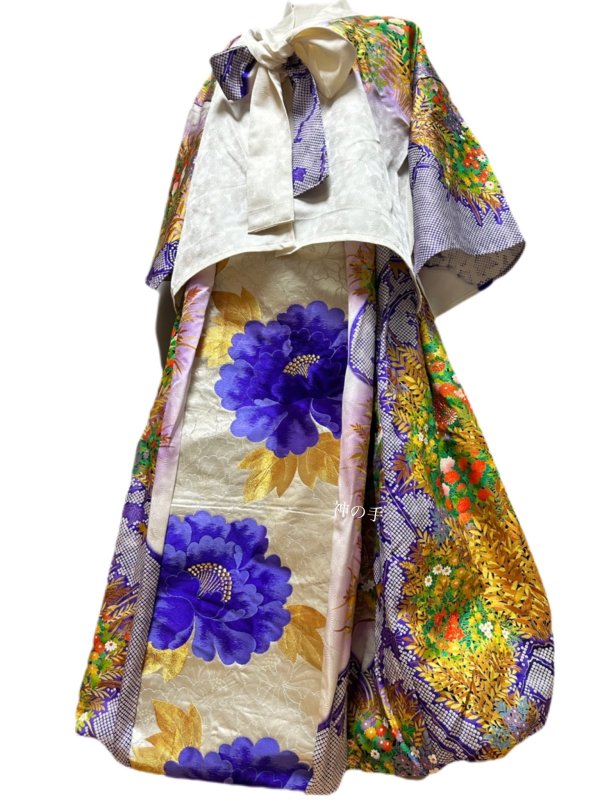 【即納】振袖　着物リメイク　アンサンブル　セットアップ　2WAYバルーンスカート＆羽織り　白紫に美しい花々×青紫金刺繍大輪花