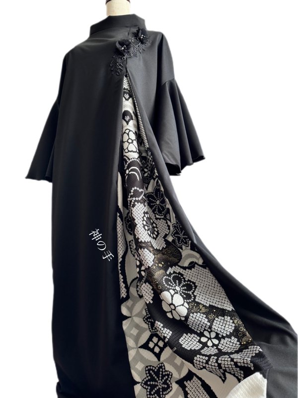 マキシ丈 和柄 振袖着物リメイク ワンピースドレス 黒×モノクロシック