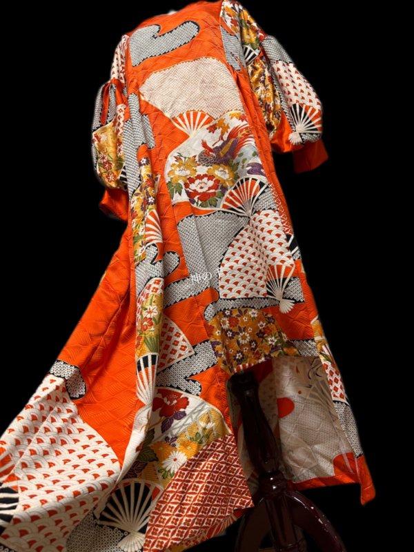 大道芸人振袖　着物リメイク　すっきり切替ワンピースドレス　刺繍花や蝶　和柄　ハンドメイド