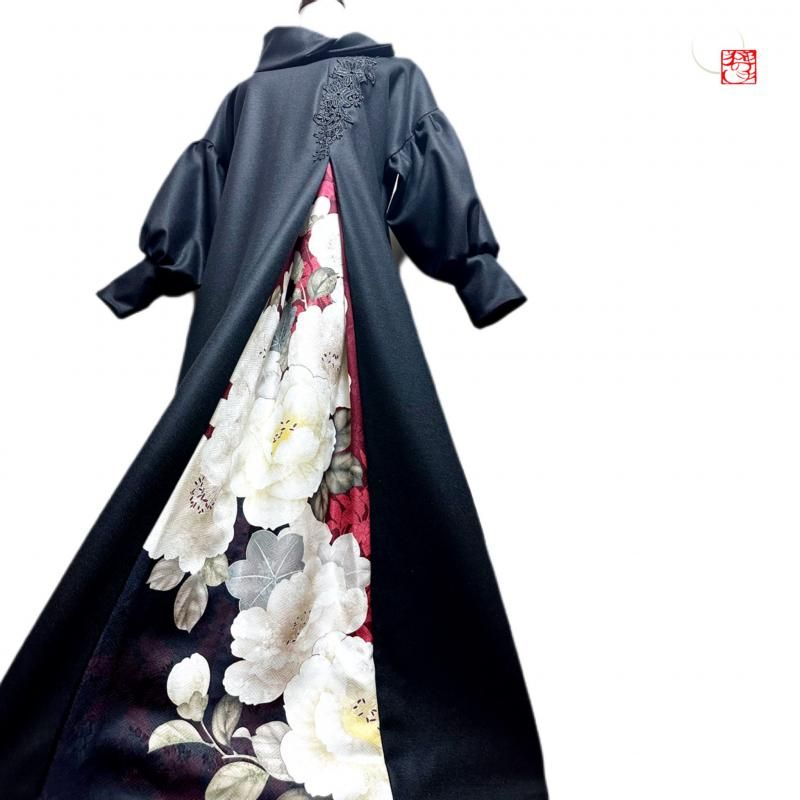 秋冬　振袖　着物リメイク　ドレス　ウール混黒×蝶　和柄　ハンドメイド　ワンピース 冬 振袖 着物リメイクドレス 和柄ワンピース ぽわん袖 変わり襟