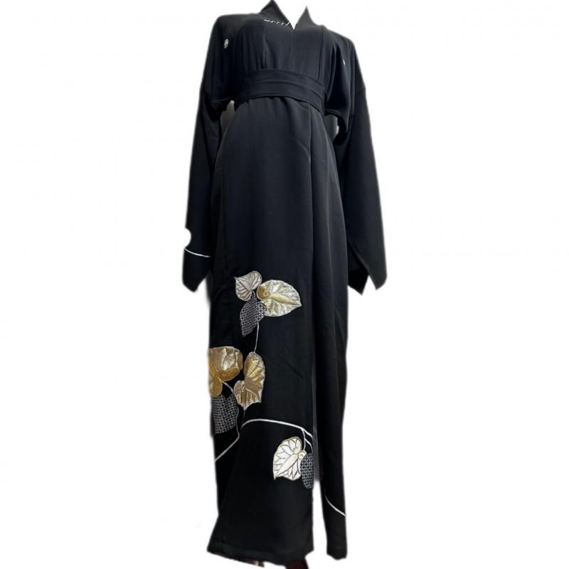 C895.着物リメイク、黒留袖、金箔、刺繍入り、ロングワンピース