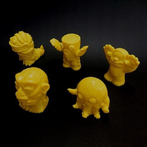 ピコピコ x One up. ピコピコ 怪獣軍団 大集合 ソフビシリーズ