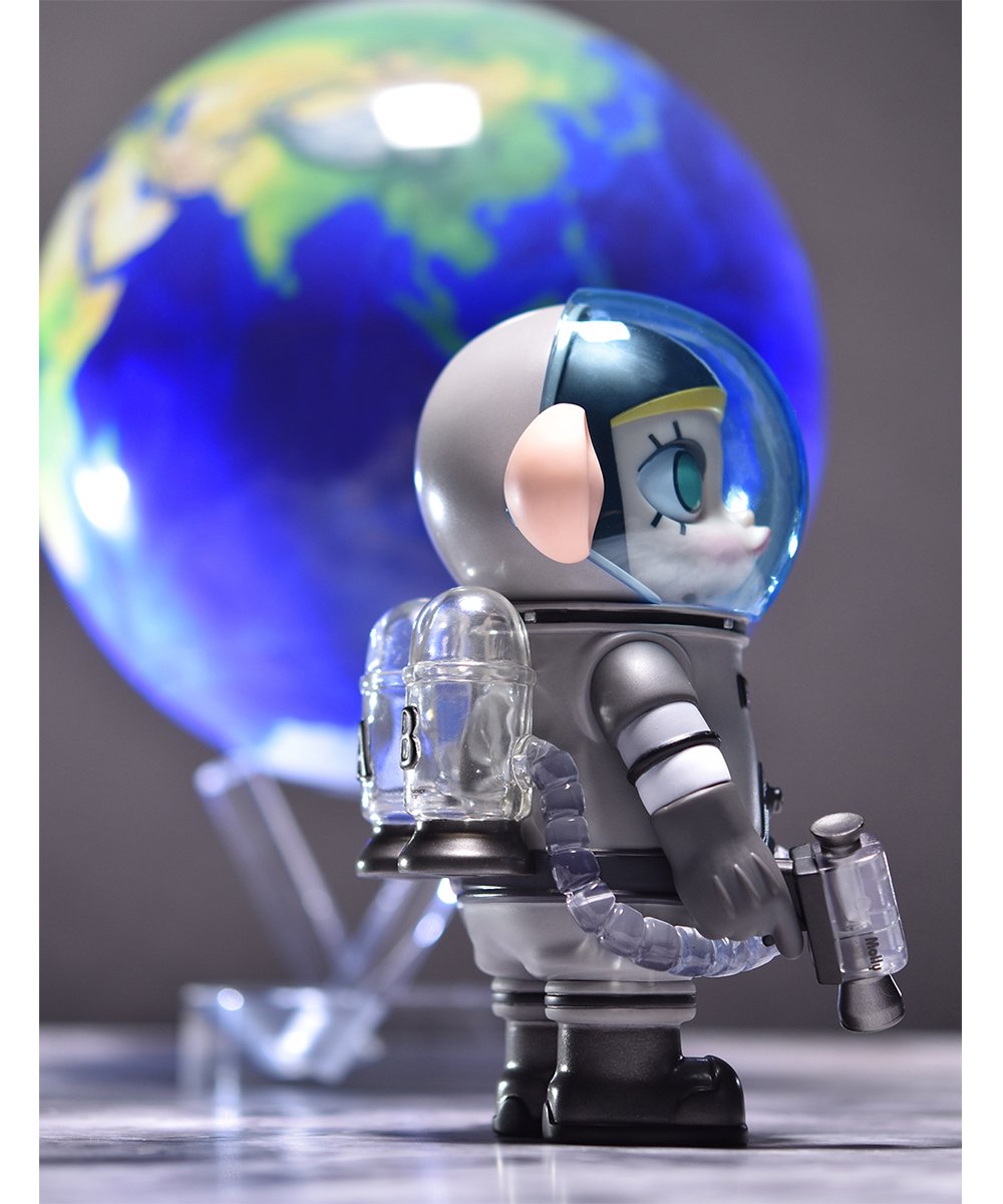 SPACE MOLLY INSTINCTOY exclusive “The earth was bluish”
