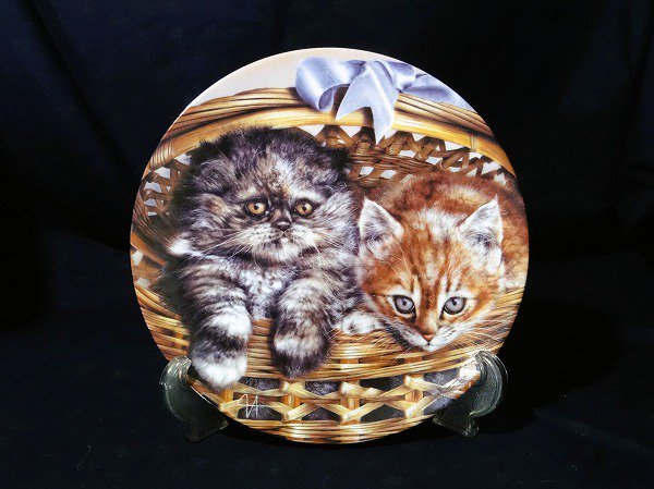 絵皿　猫　『Basket of love』より『Katie u0026 Kelly』 - SMT ART Antique Tableware  Collection