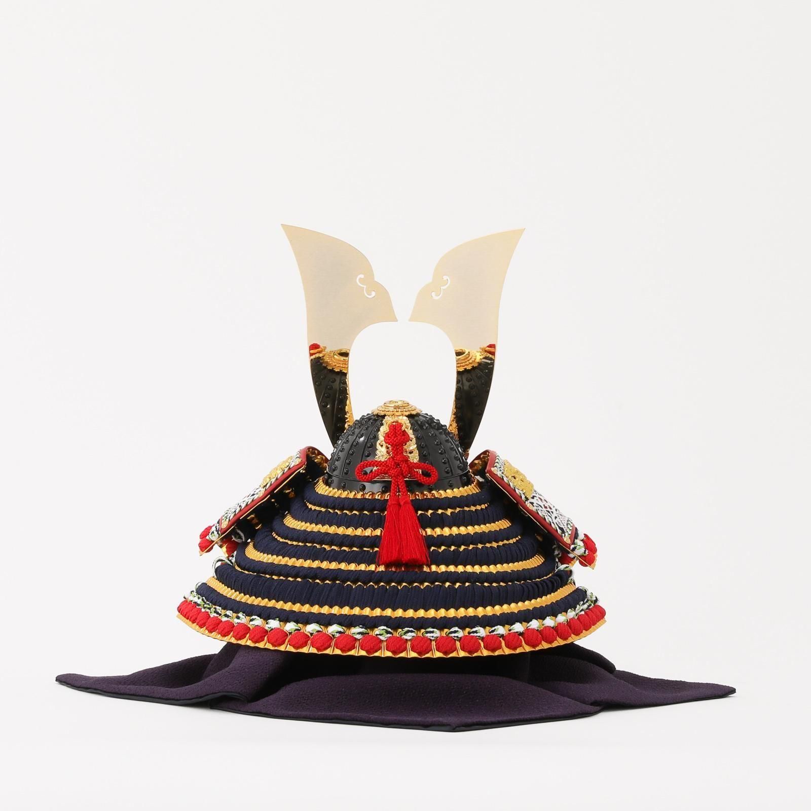 兜飾り 赤糸威之兜 二方白 13号 造形甲冑力石 朱塗屏風