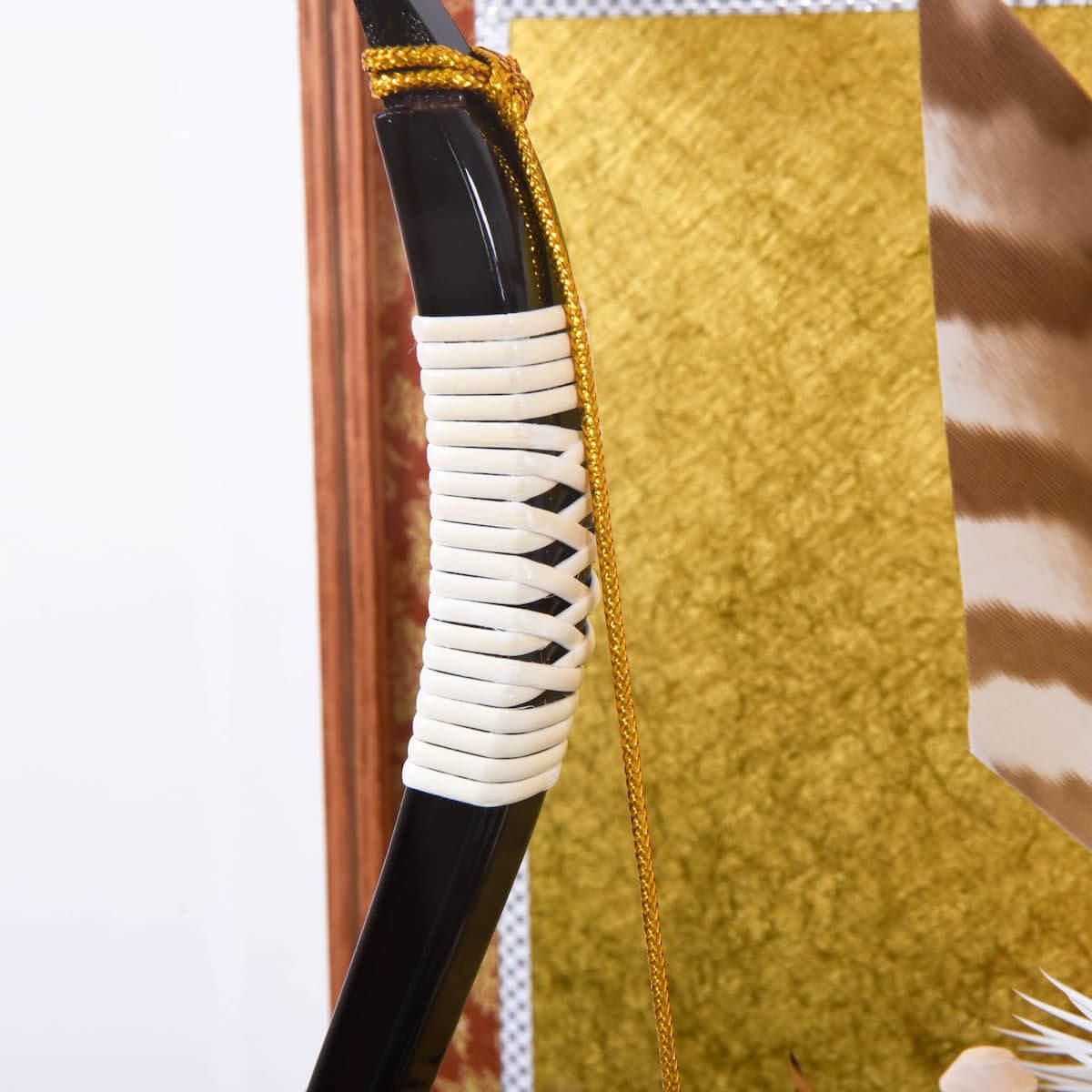 破魔弓 20号 瑞祥 本籐巻木製漆塗弓・二本太刀・竹製網代籠・金箔押矢尻 和飾り 日本最高級矢破魔弓 本鷹羽根 玄晋作 10号 超希少本鷹羽破魔弓