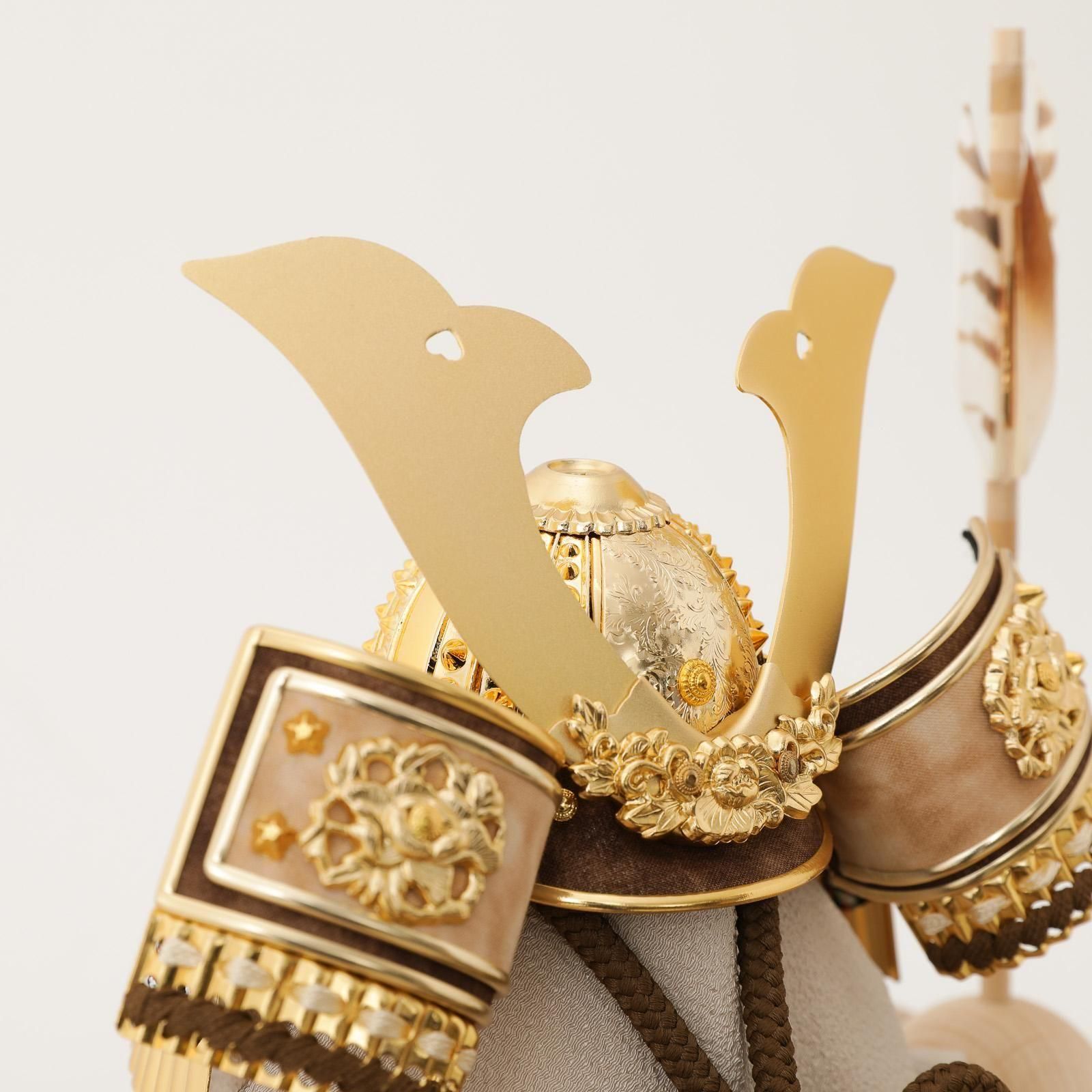 珍しい洋風の薬玉　巻きバラのつまみ細工　白木の台　雛道具 珍しい洋風の薬玉 巻きバラのつまみ細工 白木の台 雛道具 雛人形