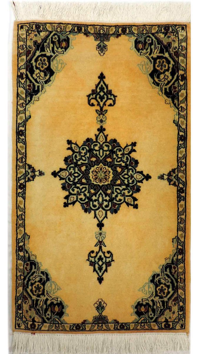 w303 ペルシャ絨毯・カーペット ウール＆シルク 手織り ペルシャ絨毯の本場（イラン ナイン産） 玄関マットサイズ - ペルシャ絨毯 ・キリム・ギャッベ│手織り・激安│ペルシャ絨毯ショップ 「JAHAN」