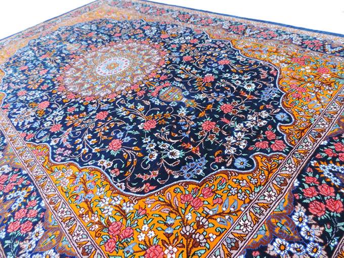 ペルシャ絨毯 カーペット シルク100％ 手織り高級 ペルシャ絨毯の本場 