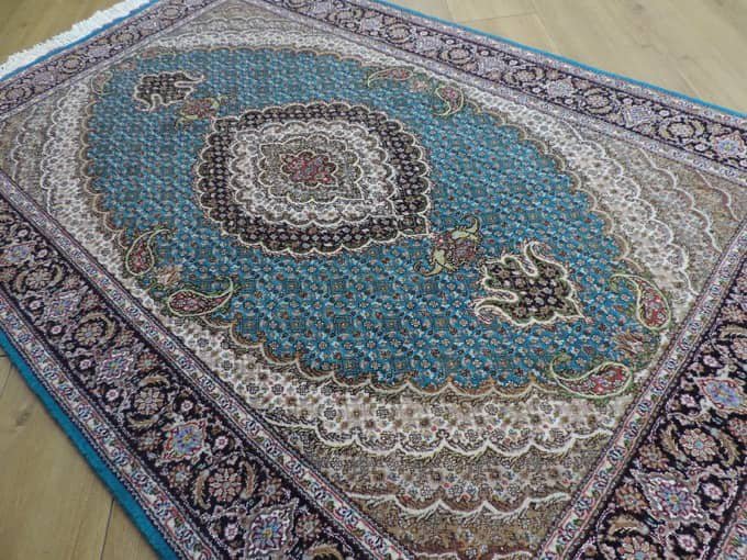 ペルシャ絨毯 カーペット ウール シルク 手織り ペルシャ絨毯の本場