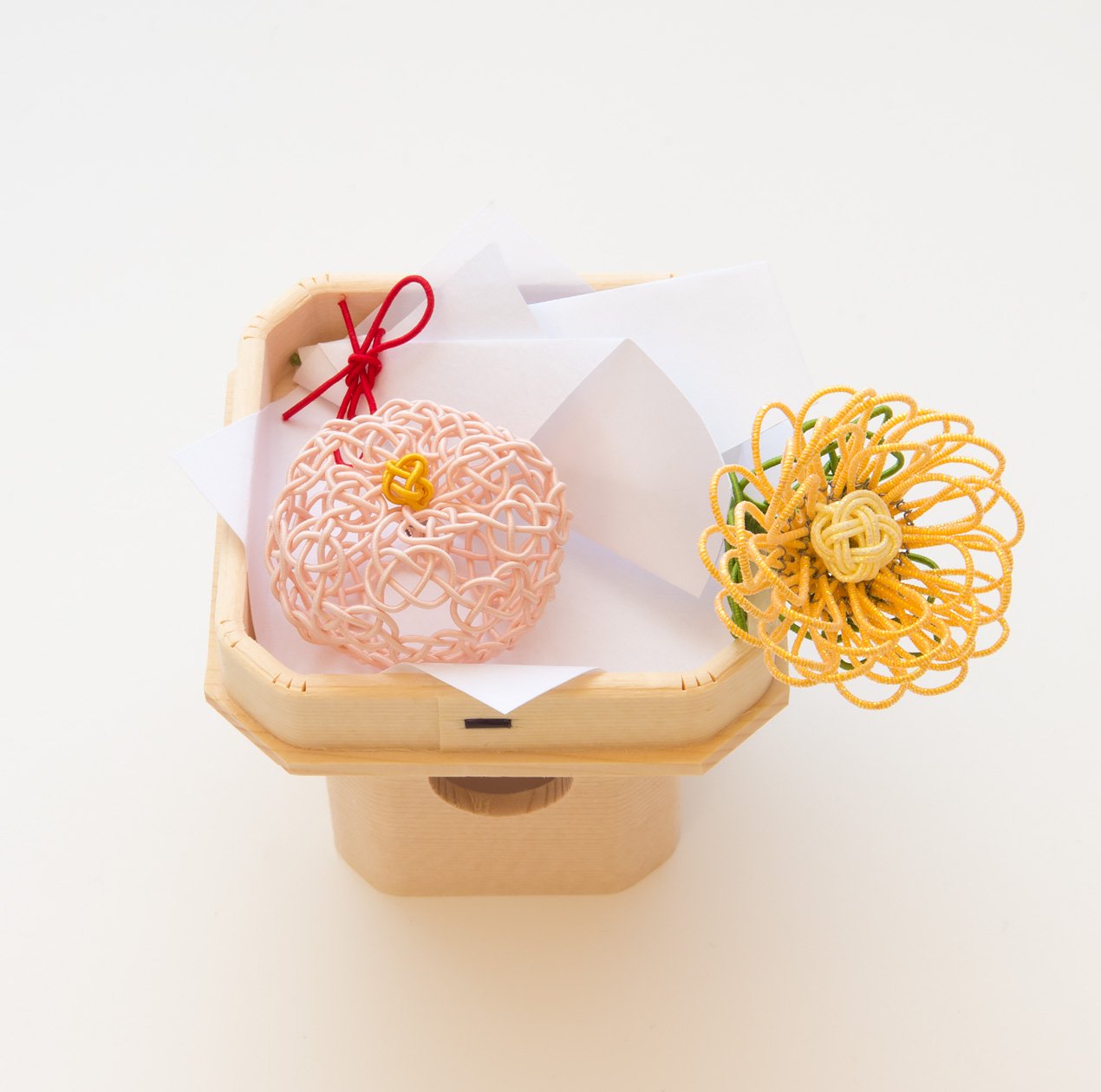 お供え飾り 長月／重陽の節句・菊の花と菊の和菓子│和工房 包結 オンラインショップ