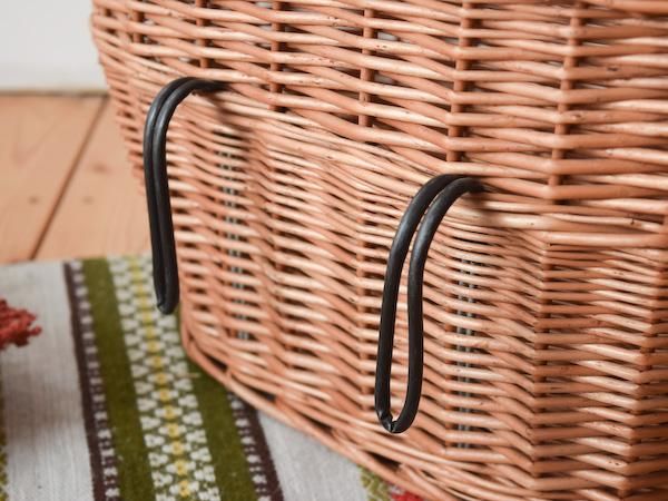 ラトヴィアの藤のカゴひとつ持ち手自転車かご（ナチュラル） - presse