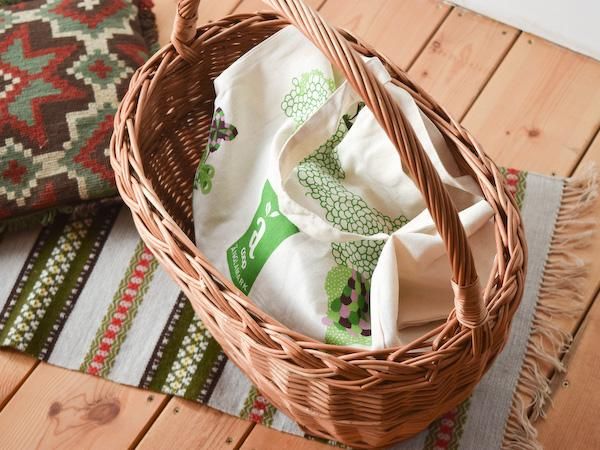 ラトヴィアの藤のカゴひとつ持ち手自転車かご（ナチュラル） - presse