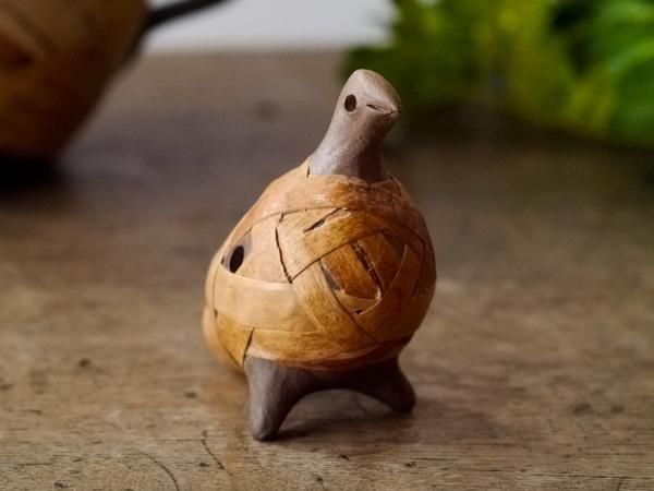 リトアニアの白樺と陶器の鳥笛（ブラウン） - presse 北欧、バルトの