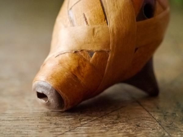 リトアニアの白樺と陶器の鳥笛（ブラウン） - presse 北欧、バルトの