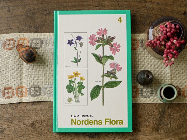 スウェーデンの植物の本Nordens Flora 4（1985） - presse 北欧、バルトの雑貨のお店 アラビア グスタフスベリ  ロールストランド ヴィンテージファブリック